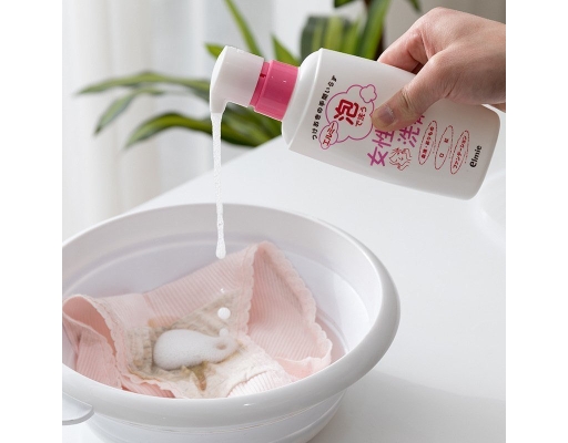 Nước Giặt Và Tẩy Các Vết Bẩn Dành Cho Đồ Lót 200ml Kose ảnh 2