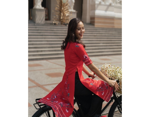 Áo Dài Gấm Đỏ AD14-DLK F2 Fashion & Freedom ảnh 2