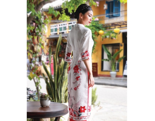 Áo Dài Gấm Trắng AD14-TD F2 Fashion & Freedom ảnh 1