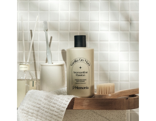 Sữa Tắm Sáng Da Hương Vanilla On Mars 300ml De Memoria ảnh 3