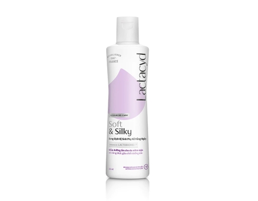 Dung Dịch Vệ Sinh Phụ Nữ Dưỡng Ẩm Soft & Silky 250ml Lactacyd ảnh 0