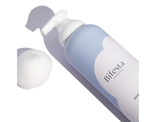 Sữa Rửa Mặt Dạng Bọt Sạch Sâu Sáng Da Foaming Whip Brightup 200g Bifesta ảnh 3