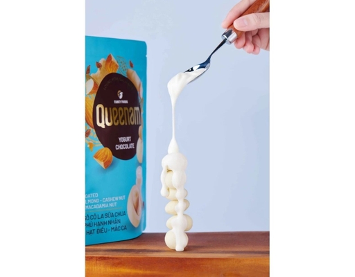 Sô Cô La Sữa Chua Hạnh Nhân Mix Hạt 75g Queenam ảnh 3