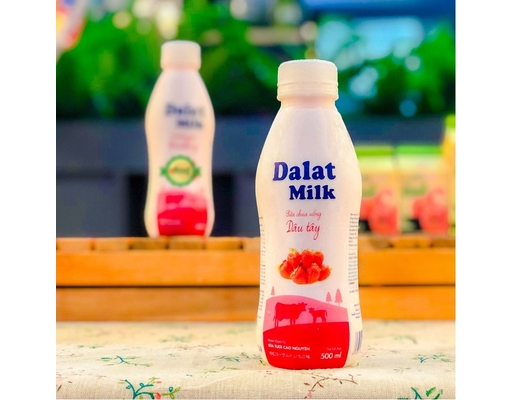 Sữa Chua Uống Vị Dâu Tây 500ml Dalatmilk ảnh 1